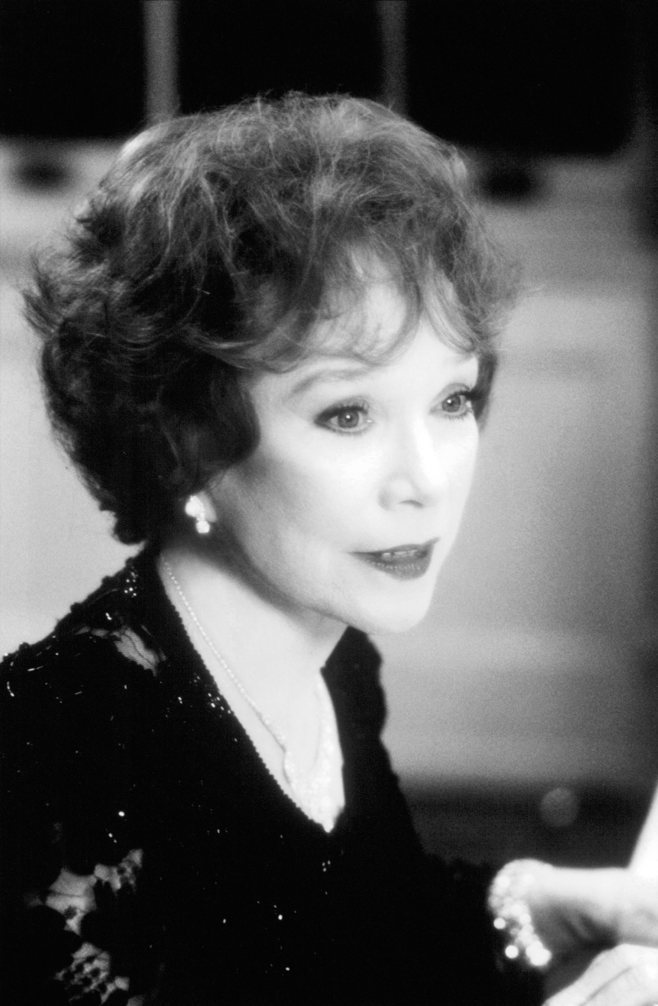 Still of Shirley MacLaine in Mrs. Winterbourne (1996)