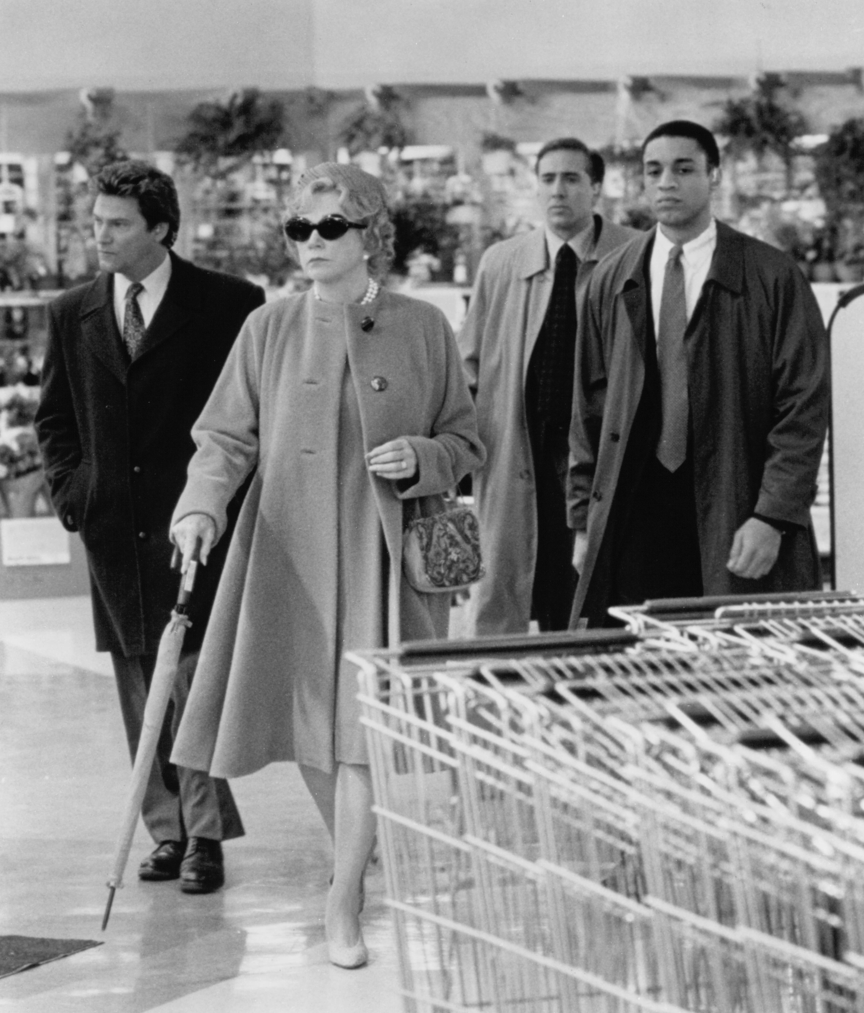 Still of Nicolas Cage, Shirley MacLaine and Harry Lennix in Guarding Tess (1994)