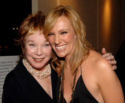 Shirley MacLaine and Toni Collette at event of As - ne blogesne (2005)