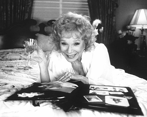 Still of Shirley MacLaine in The Evening Star (1996)