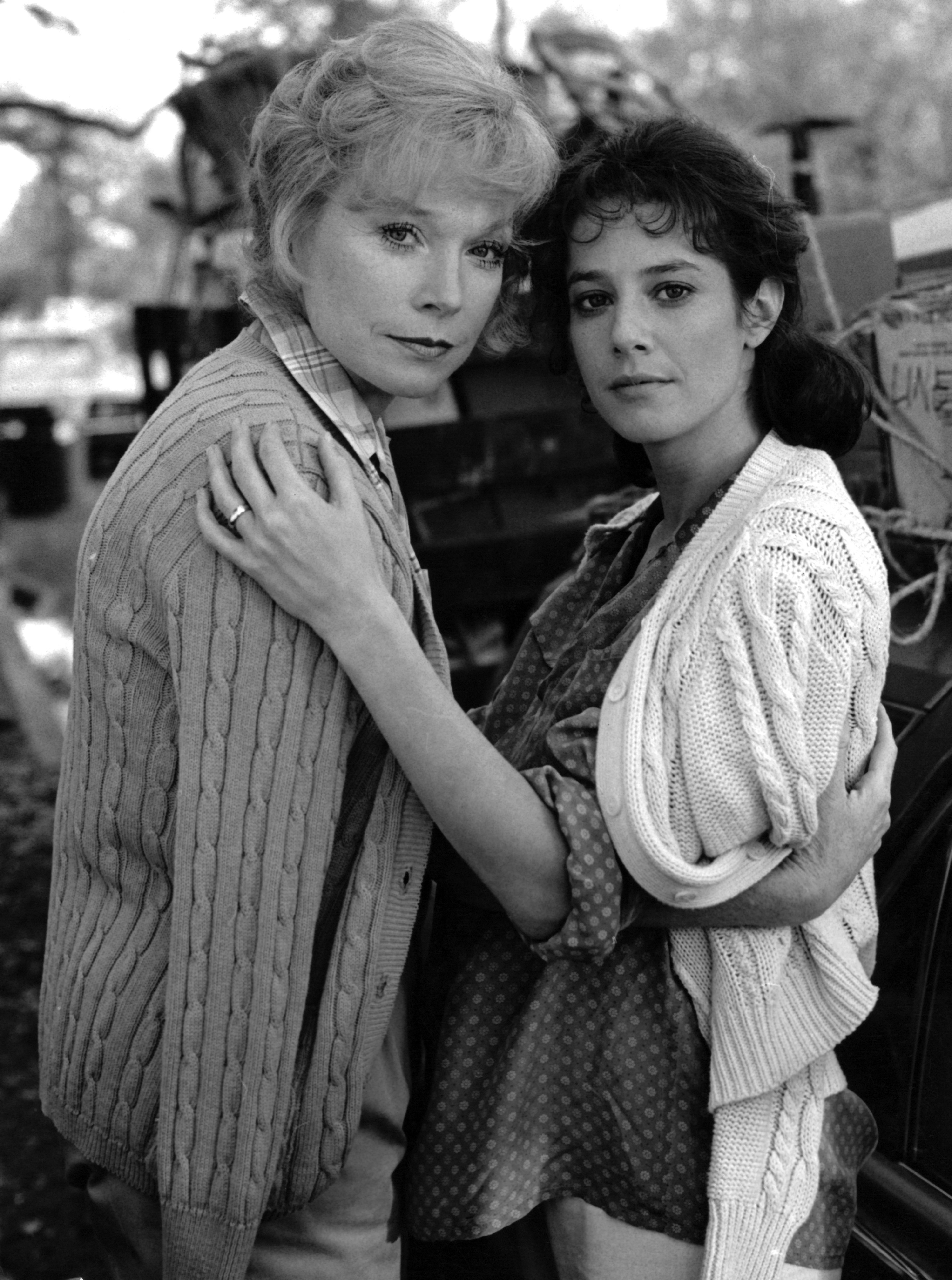Still of Shirley MacLaine and Debra Winger in Terms of Endearment (1983)