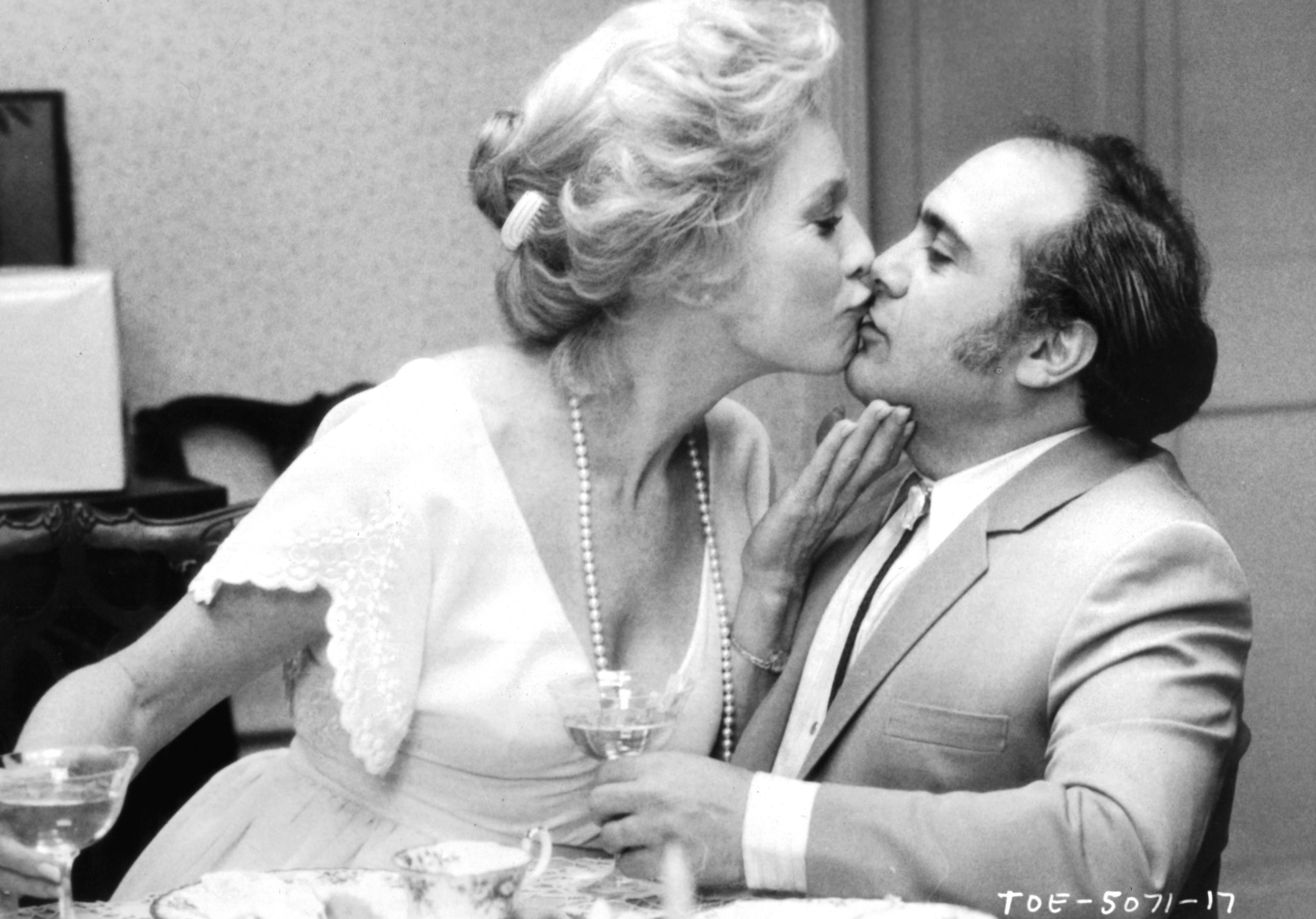 Still of Danny DeVito and Shirley MacLaine in Terms of Endearment (1983)