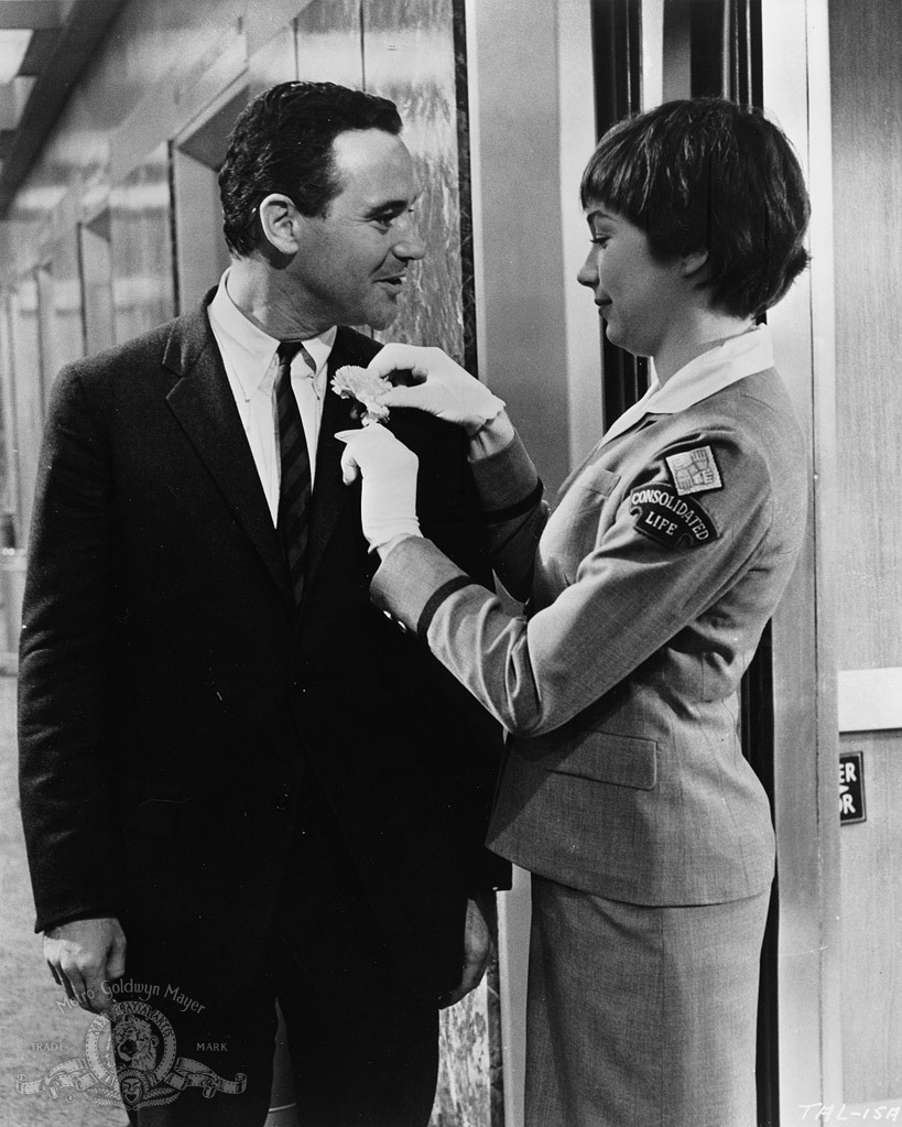 Still of Jack Lemmon and Shirley MacLaine in The Apartment (1960)