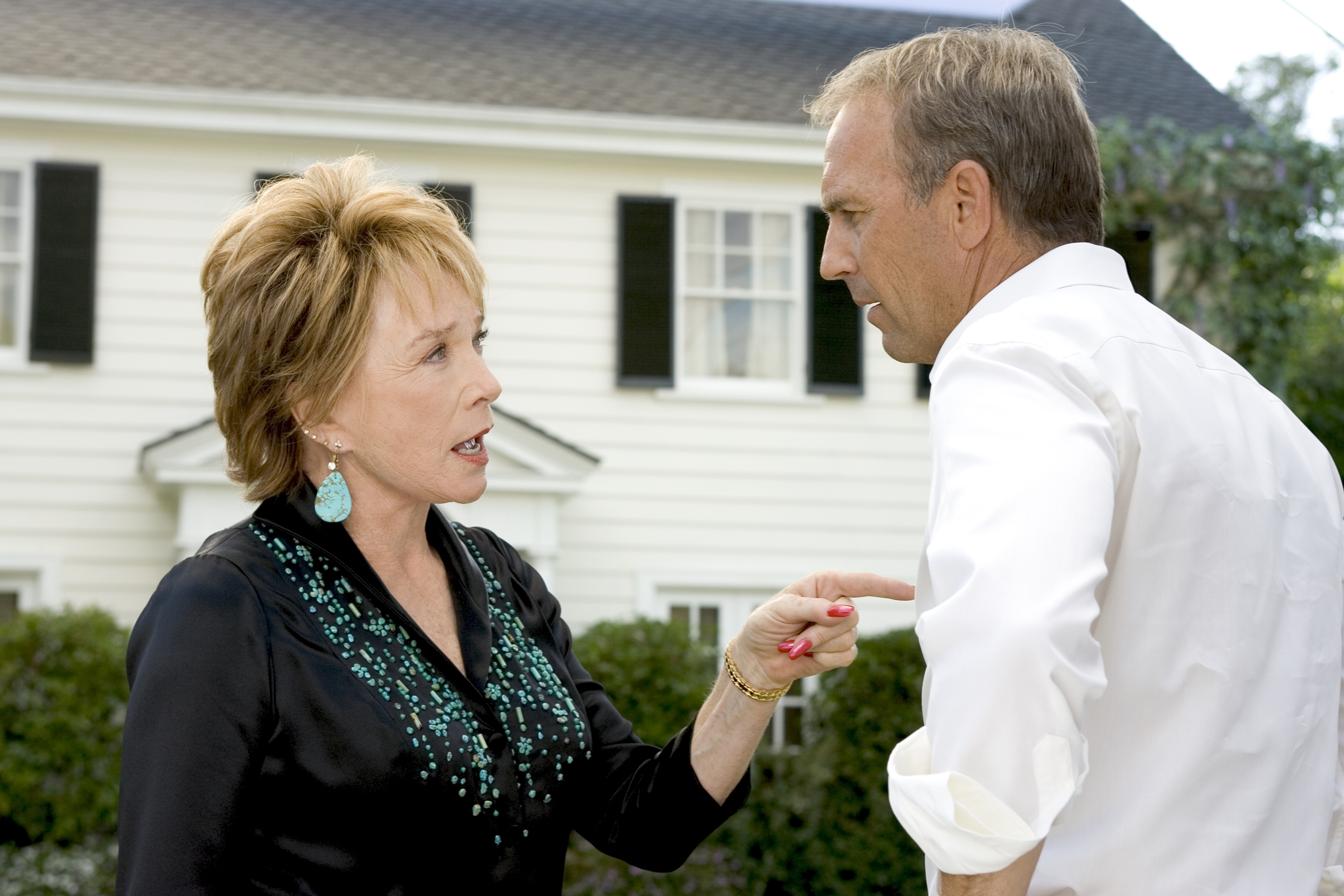 Still of Kevin Costner and Shirley MacLaine in Rumor Has It... (2005)