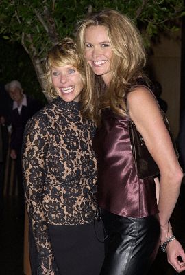 Elle Macpherson and Kate Capshaw at event of A Girl Thing (2001)