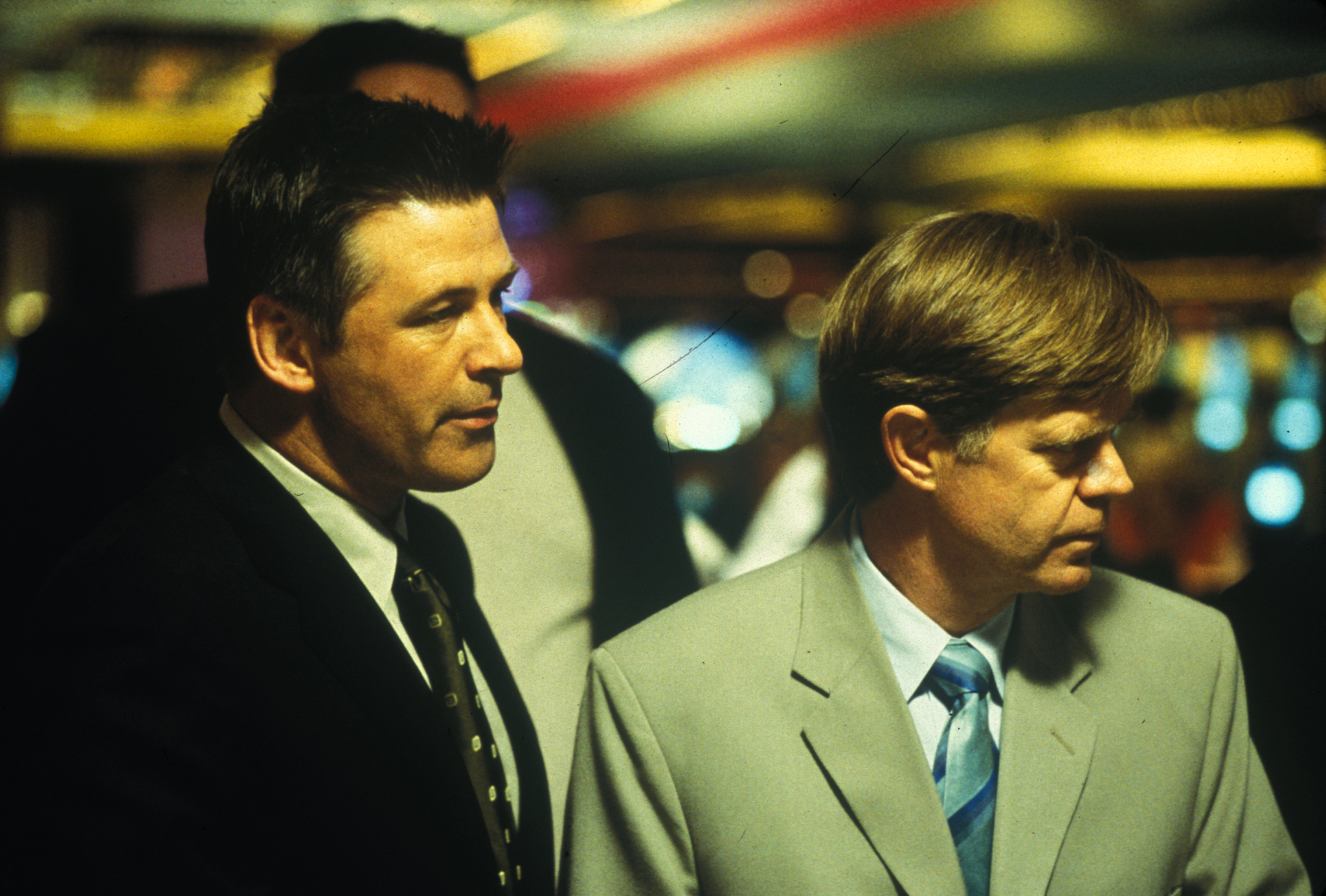 Still of Alec Baldwin and William H. Macy in The Cooler (2003)