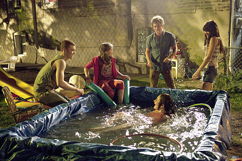 Still of William H. Macy, Cameron Monaghan, Jeremy Allen White and Madison Moellers in Shameless (2011)