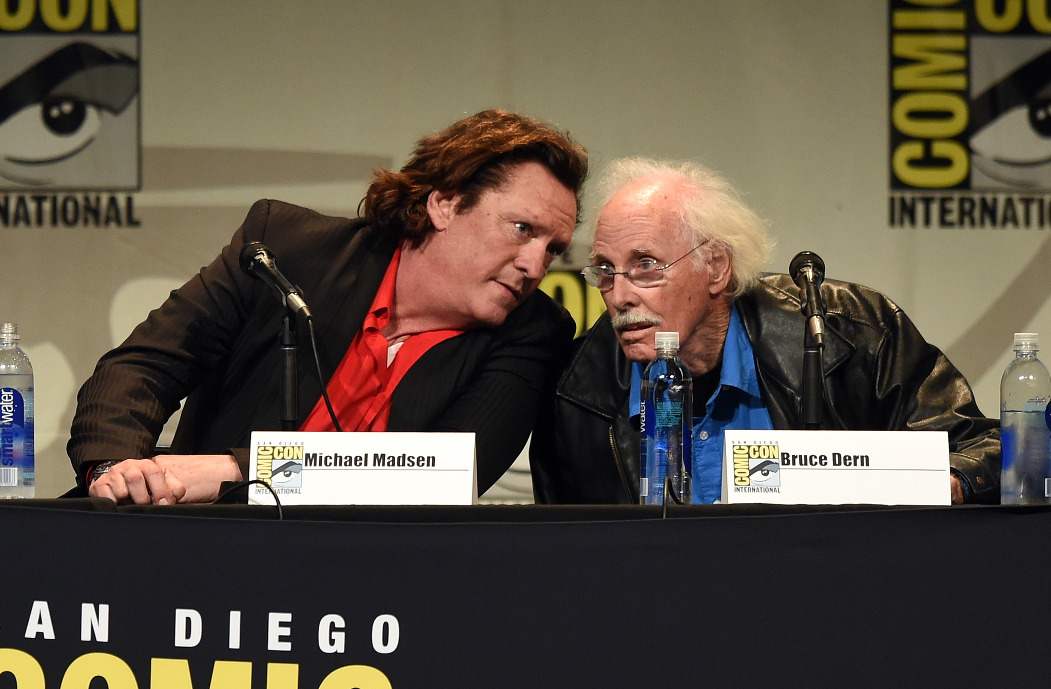 Michael Madsen and Bruce Dern at event of The Hateful Eight (2015)