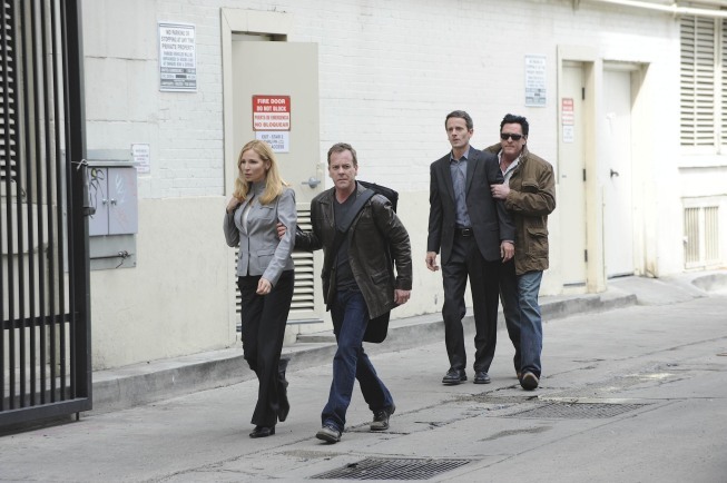 Still of Michael Madsen, Kiefer Sutherland, Joel Bissonnette and Jennifer Westfeldt in 24 (2001)