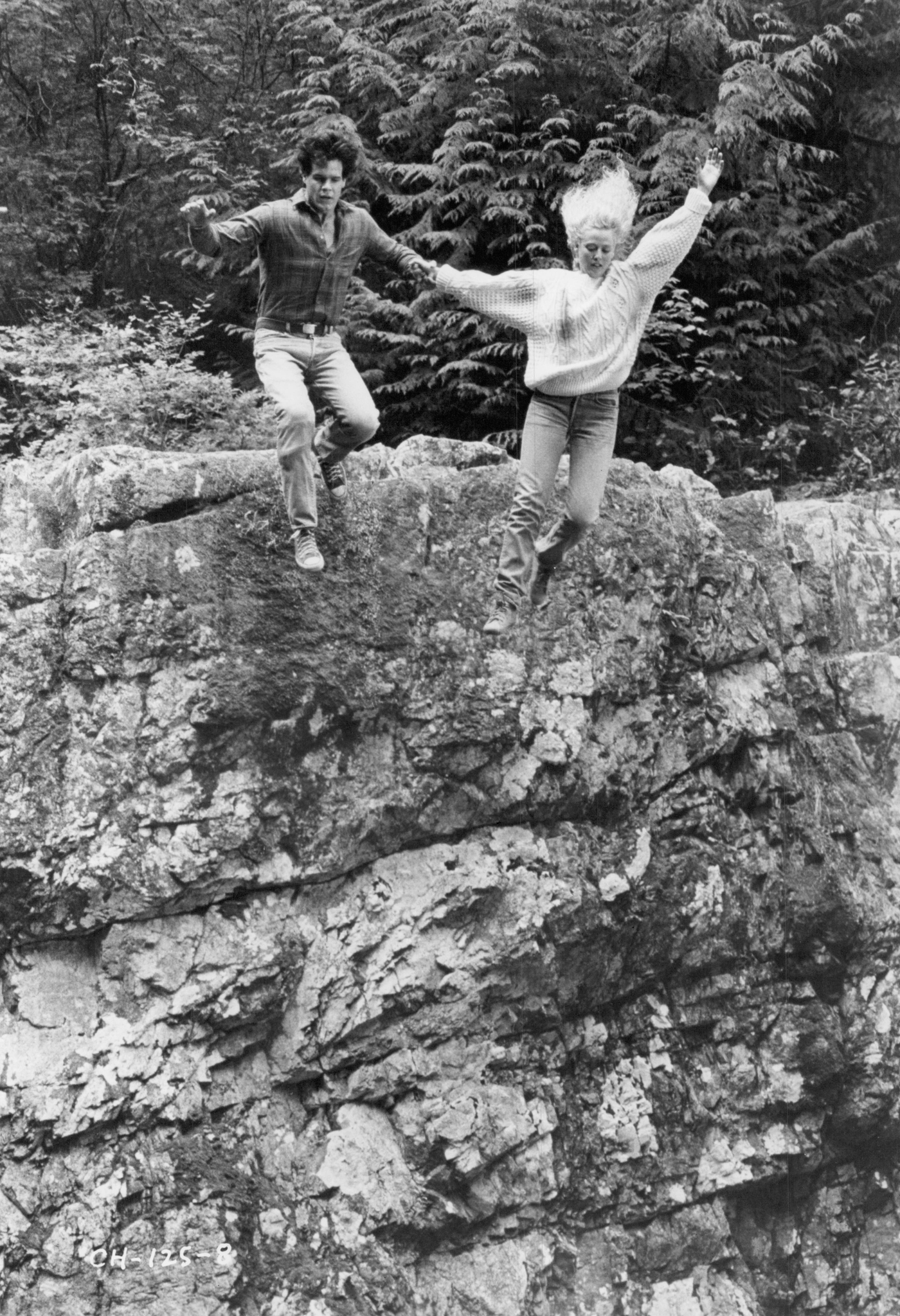 Still of Virginia Madsen and Craig Sheffer in Fire with Fire (1986)