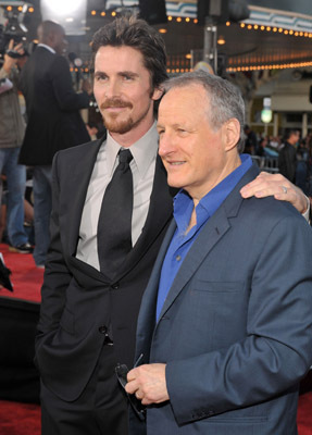 Christian Bale and Michael Mann at event of Visuomenes priesai (2009)