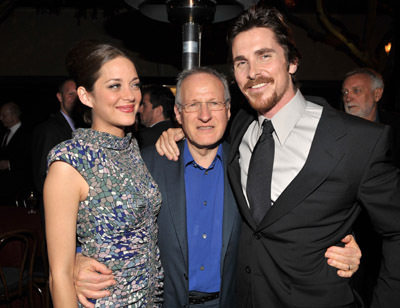 Christian Bale, Michael Mann and Marion Cotillard at event of Visuomenes priesai (2009)