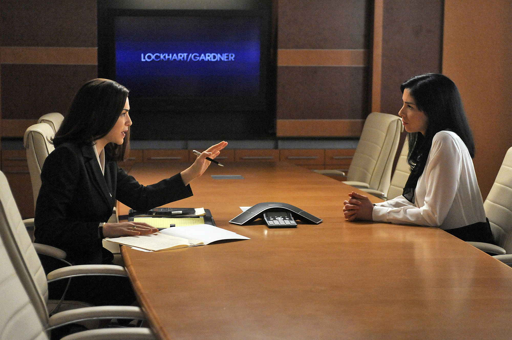 Still of Julianna Margulies and Sarah Silverman in The Good Wife (2009)