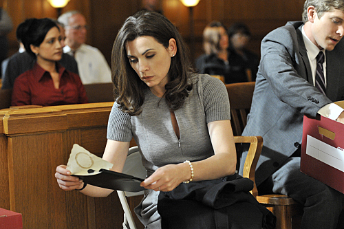 Still of Julianna Margulies and Matt Czuchry in The Good Wife (2009)