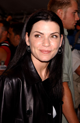 Julianna Margulies at event of Frida (2002)