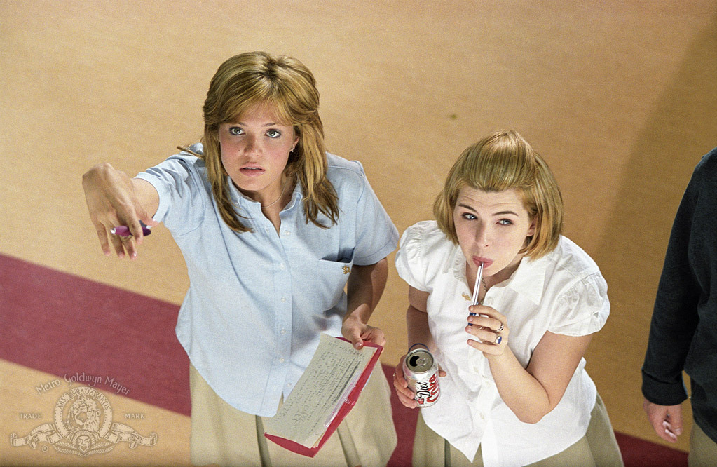 Still of Heather Matarazzo and Mandy Moore in Saved! (2004)