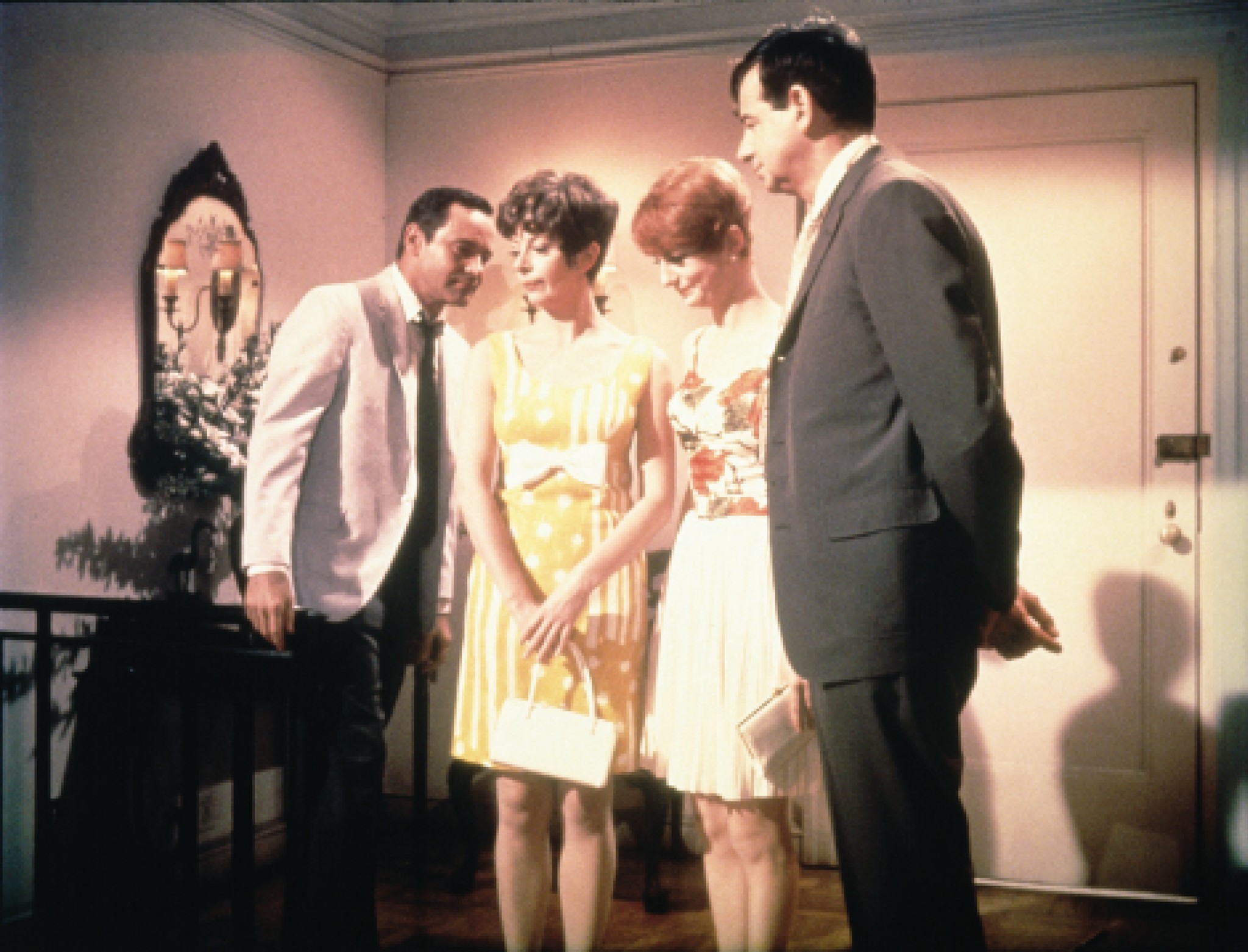 Still of Jack Lemmon and Walter Matthau in The Odd Couple (1968)