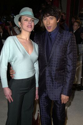 Debi Mazar and Paul Reubens at event of Kokainas (2001)