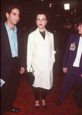 Debi Mazar at event of Sutrikes gangsteris (1999)