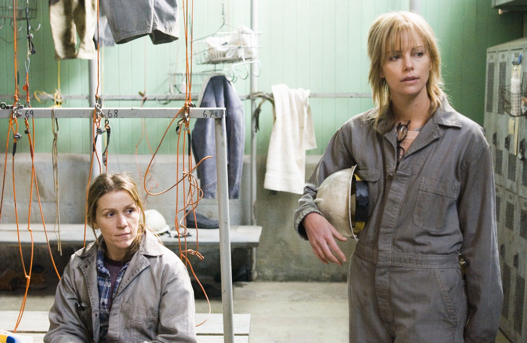 Still of Charlize Theron and Frances McDormand in North Country (2005)