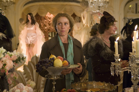 Still of Frances McDormand in Miss Pettigrew Lives for a Day (2008)