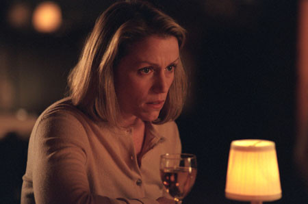 Still of Frances McDormand in Miestas prie juros (2002)