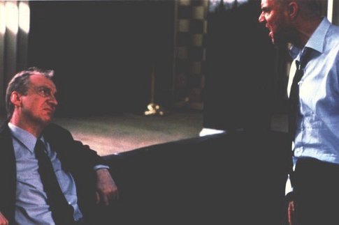 Still of Malcolm McDowell and David Thewlis in Gangster No. 1 (2000)