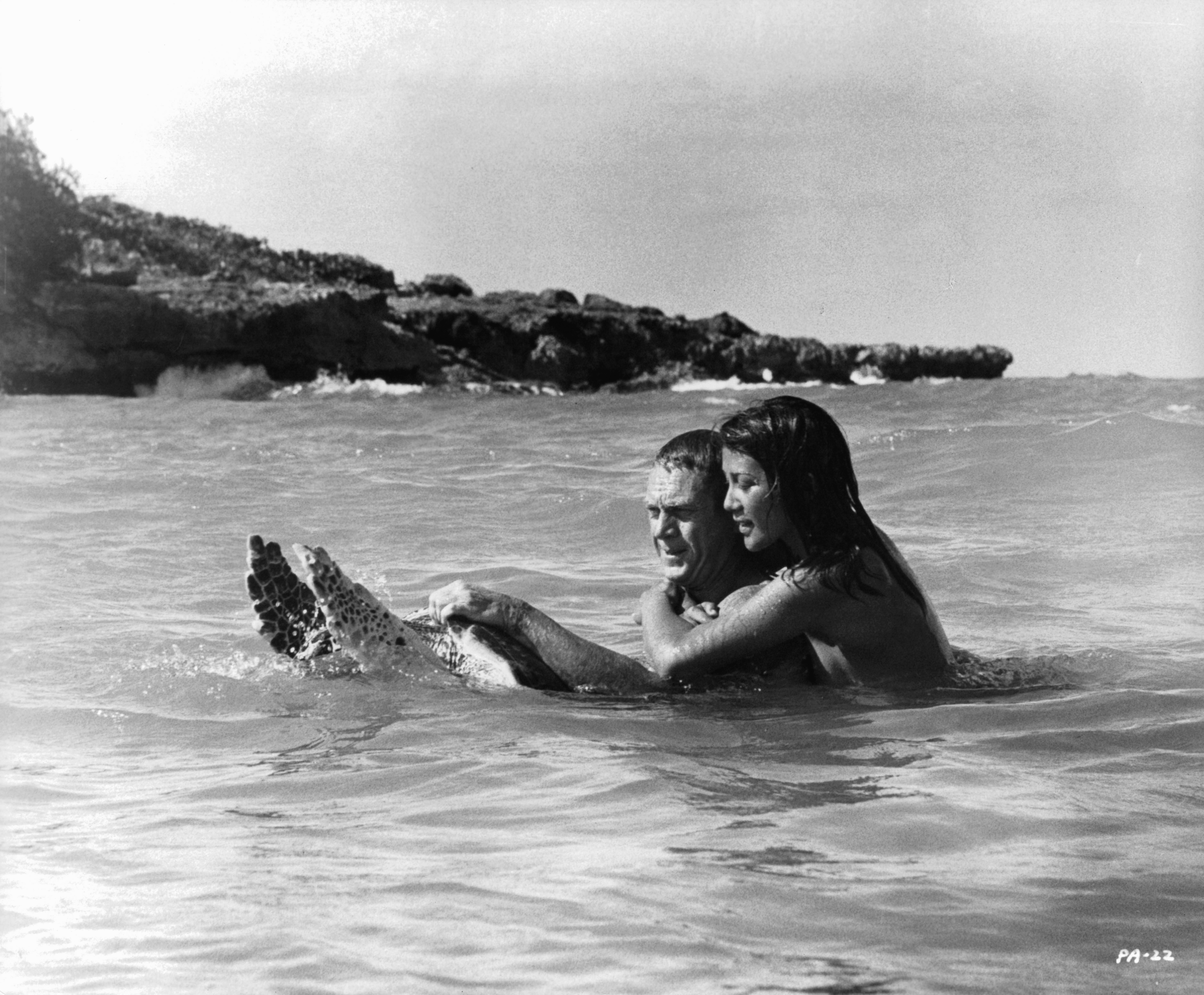 Still of Steve McQueen and Ratna Assan in Papillon (1973)