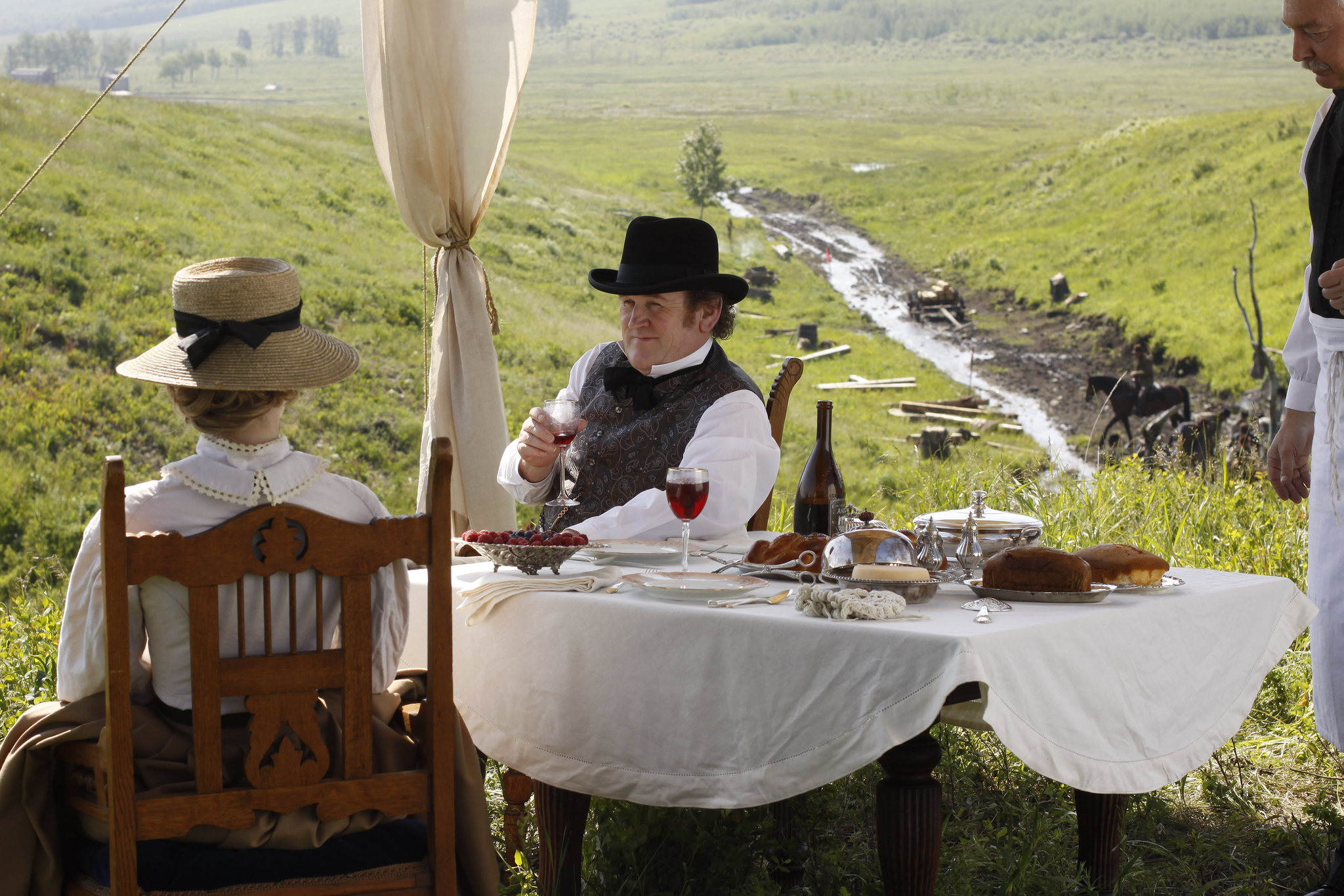 Still of Colm Meaney and Dominique McElligott in Hell on Wheels (2011)