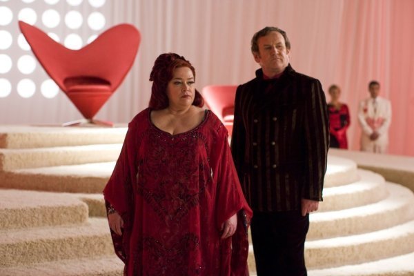 Still of Colm Meaney and Kathy Bates in Alice (2009)