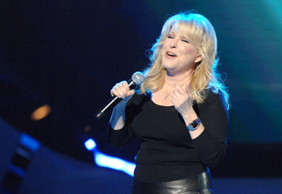 Bette Midler at event of American Idol: The Search for a Superstar (2002)
