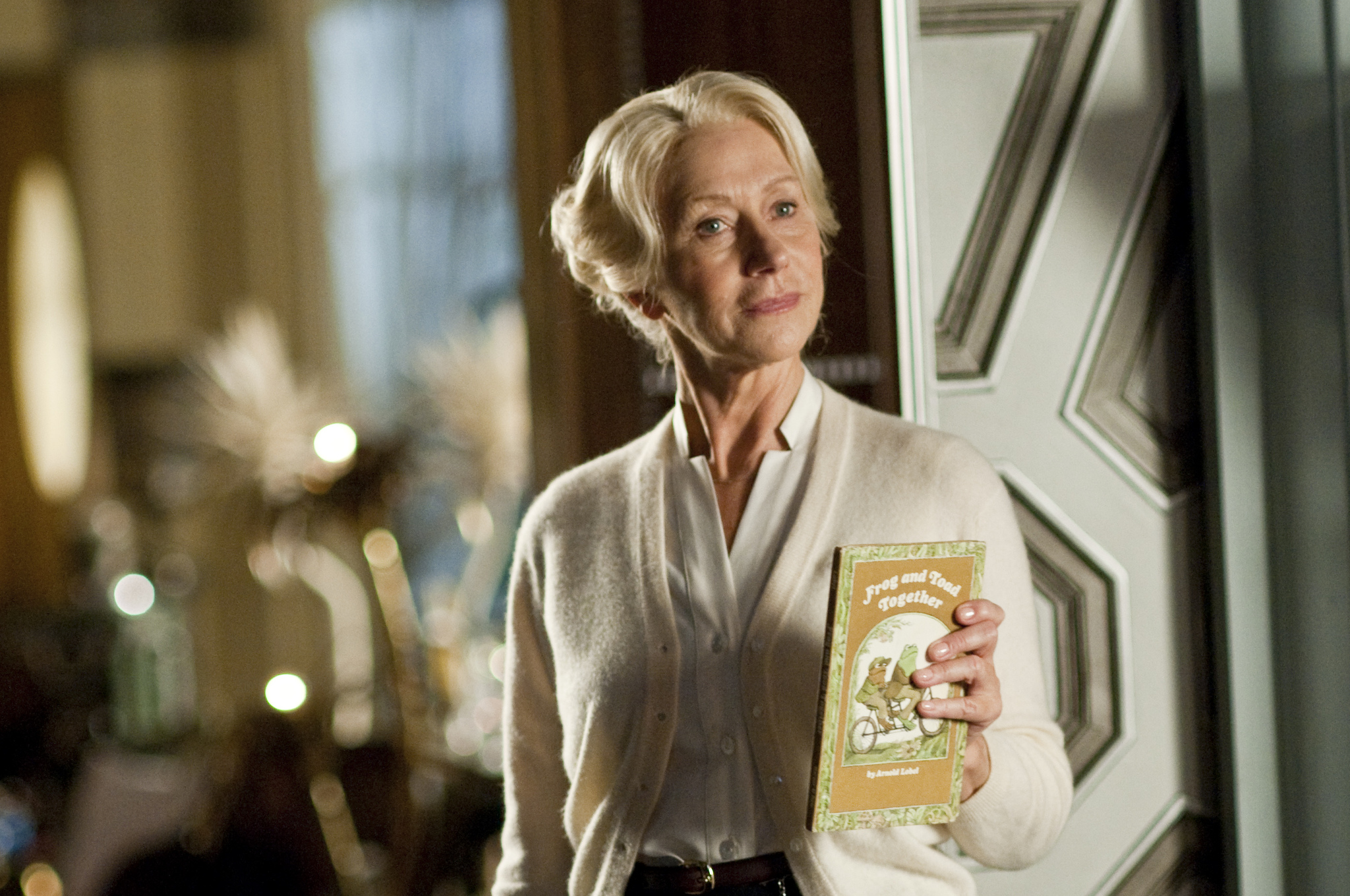 Still of Helen Mirren in Arthur (2011)