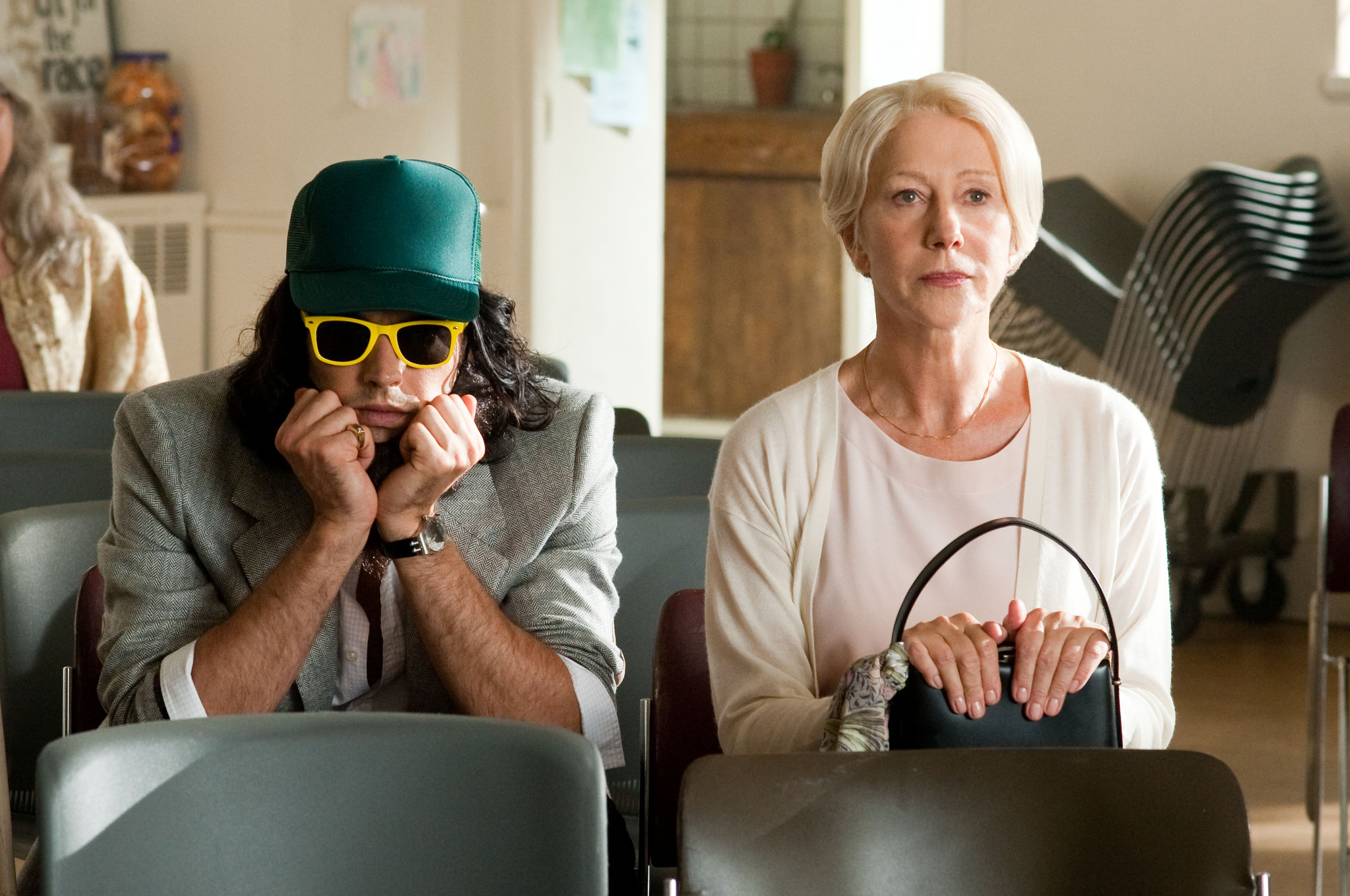 Still of Helen Mirren and Russell Brand in Arthur (2011)