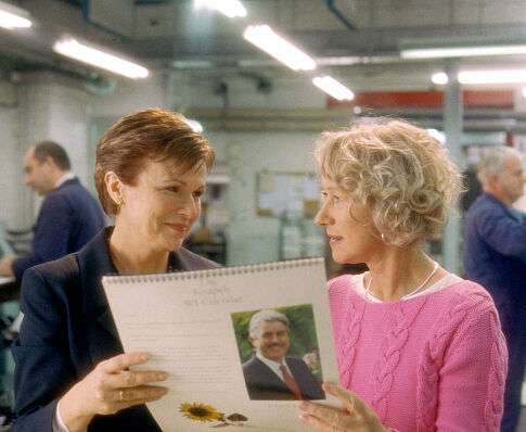 Still of Helen Mirren and Julie Walters in Calendar Girls (2003)