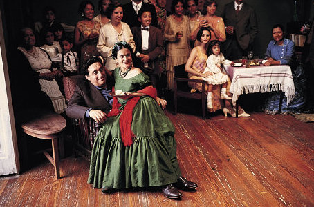 Still of Salma Hayek and Alfred Molina in Frida (2002)