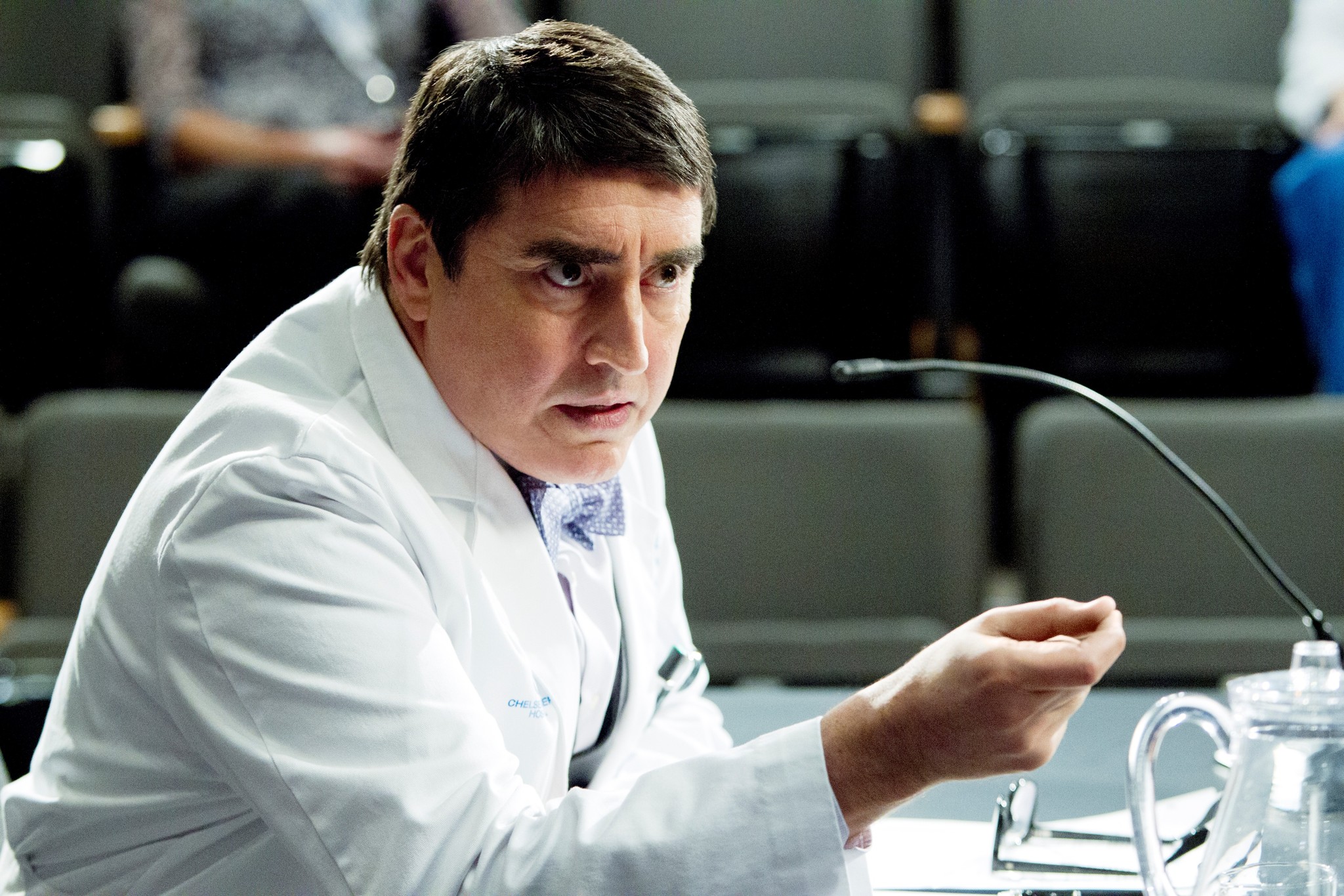 Still of Alfred Molina in Monday Mornings (2013)