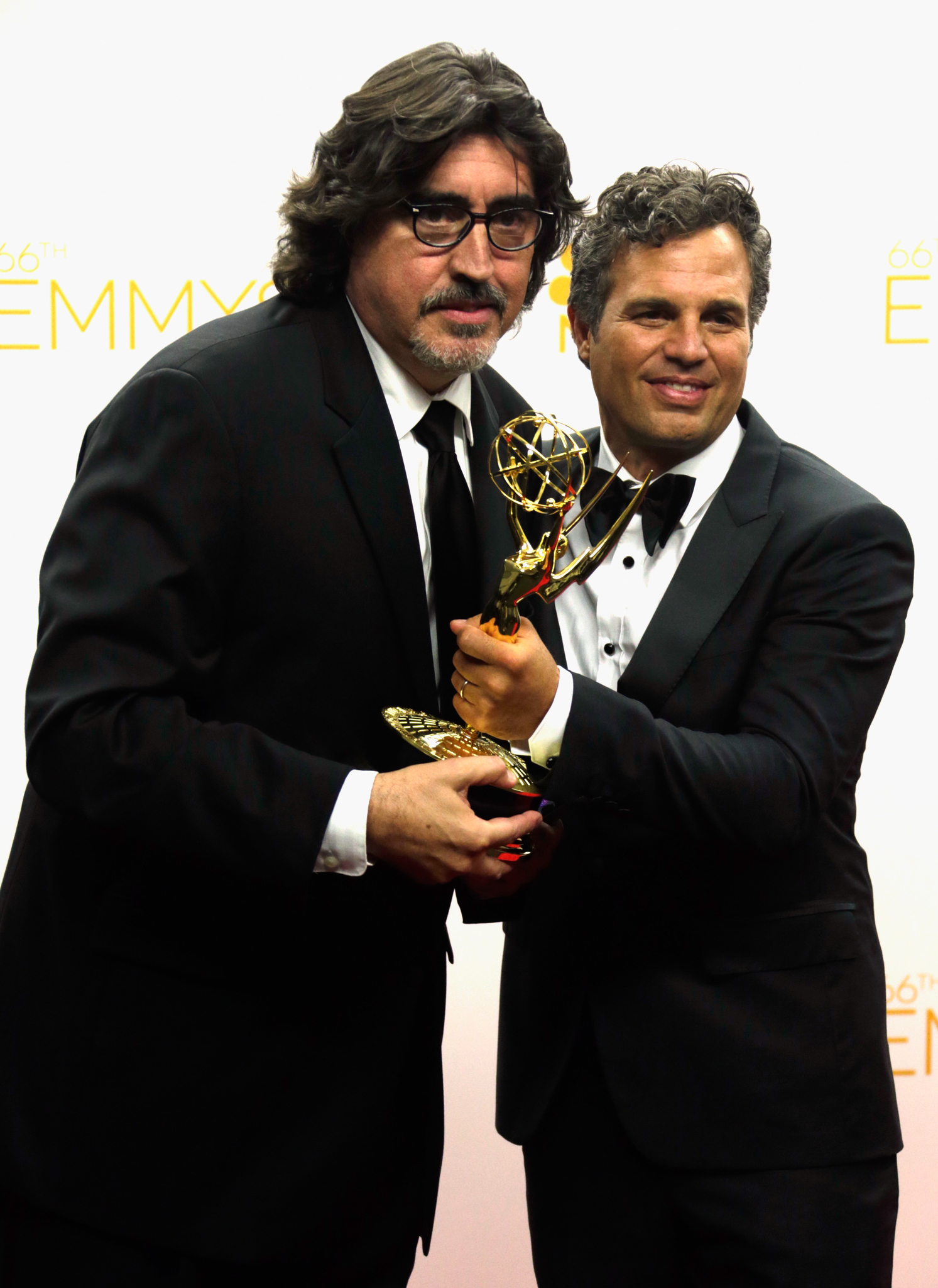 Alfred Molina and Mark Ruffalo at event of The 66th Primetime Emmy Awards (2014)