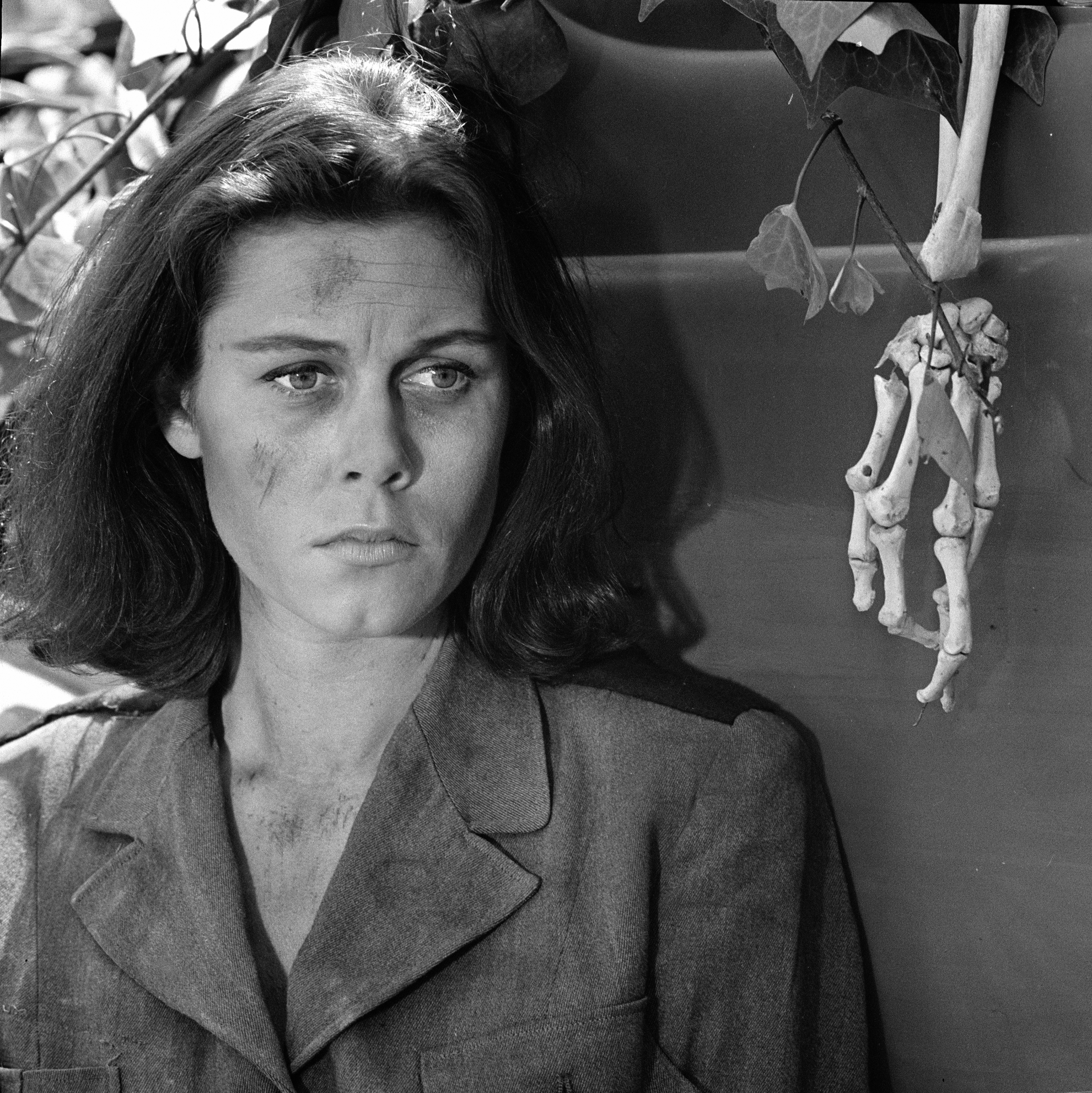 Still of Elizabeth Montgomery in The Twilight Zone (1959)