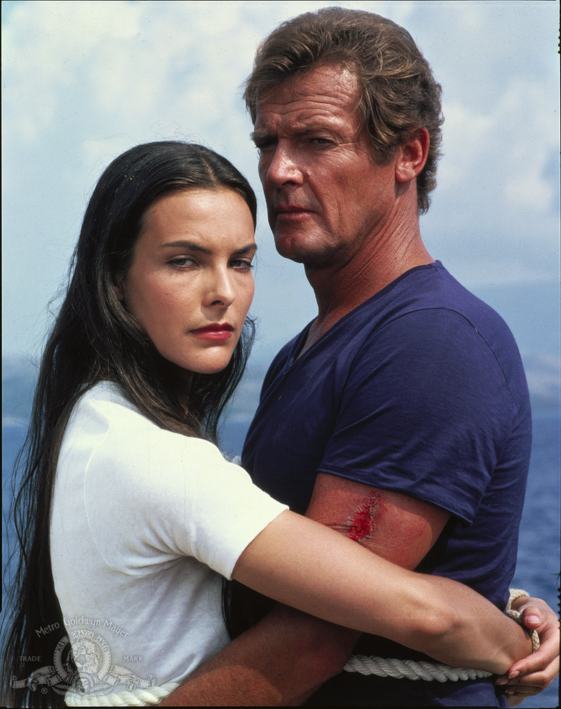Still of Roger Moore and Carole Bouquet in Tik Tavo akims (1981)