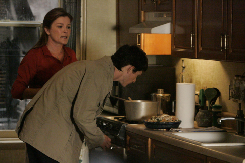 Still of Kate Mulgrew and Jonathan Tucker in The Black Donnellys (2007)