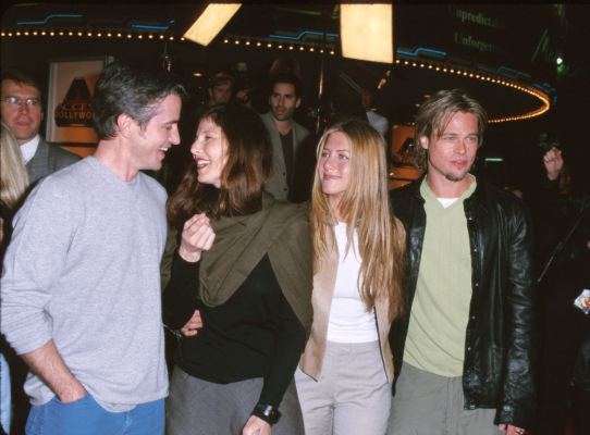 Brad Pitt, Jennifer Aniston, Dermot Mulroney and Catherine Keener at event of Erin Brockovich (2000)