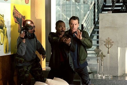 Still of Robert De Niro, Eddie Murphy and Judah Friedlander in Showtime (2002)