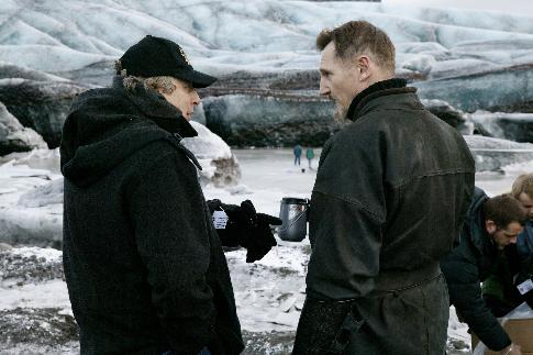 Still of Liam Neeson and Charles Roven in Betmenas: Pradzia (2005)