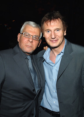 Liam Neeson and Ed Limato at event of Betmenas: Pradzia (2005)