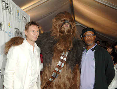 Samuel L. Jackson and Liam Neeson at event of Zvaigzdziu karai. Situ kerstas (2005)