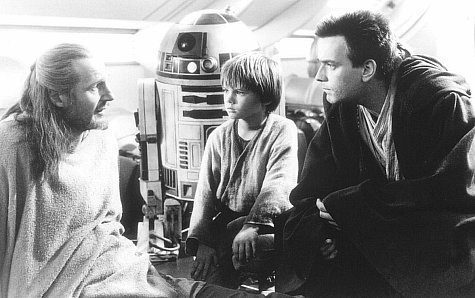 Still of Ewan McGregor, Liam Neeson and Jake Lloyd in Zvaigzdziu karai: epizodas I. Pavojaus seselis 3D (1999)