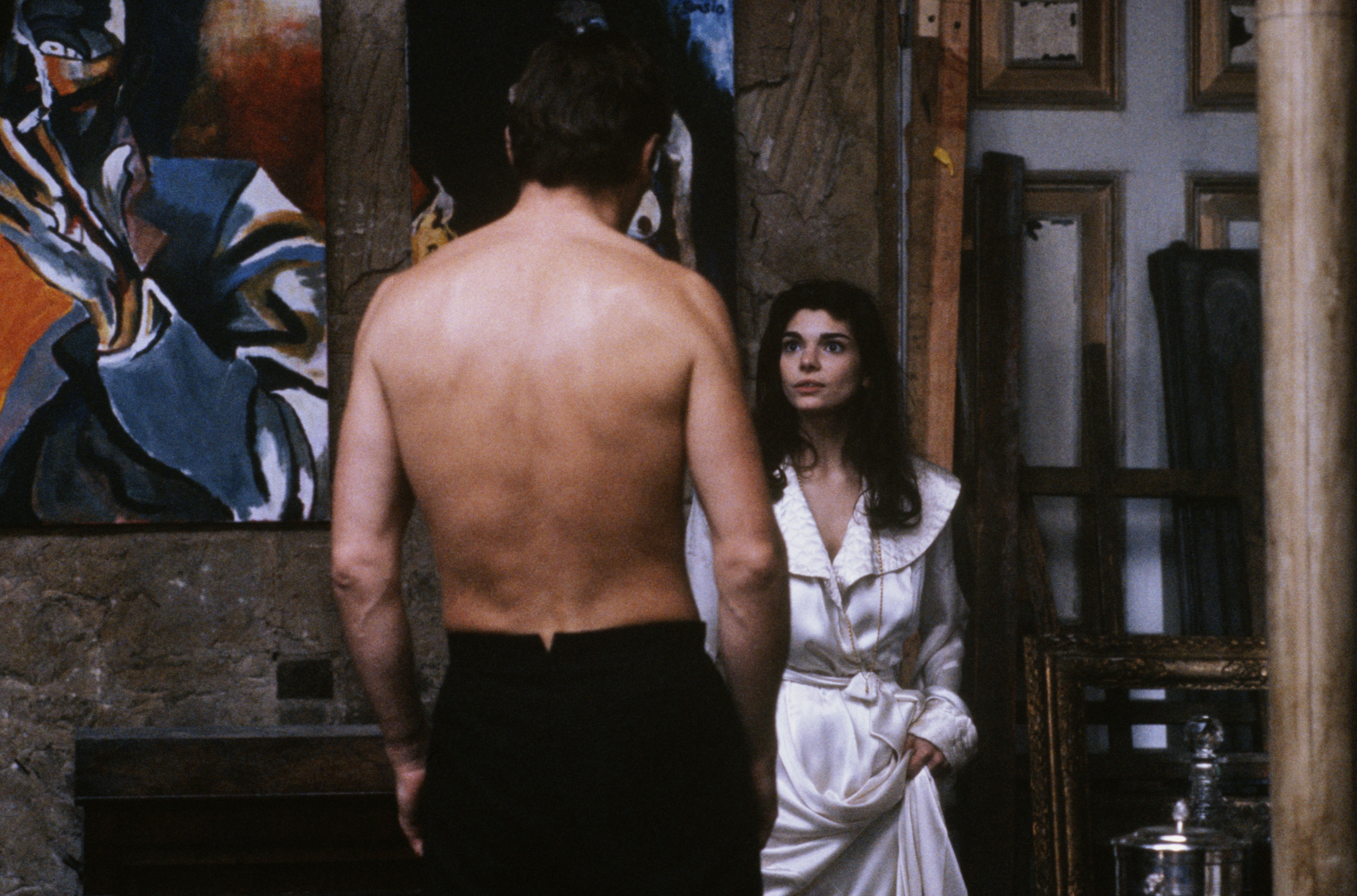 Still of Liam Neeson and Laura San Giacomo in Under Suspicion (1991)