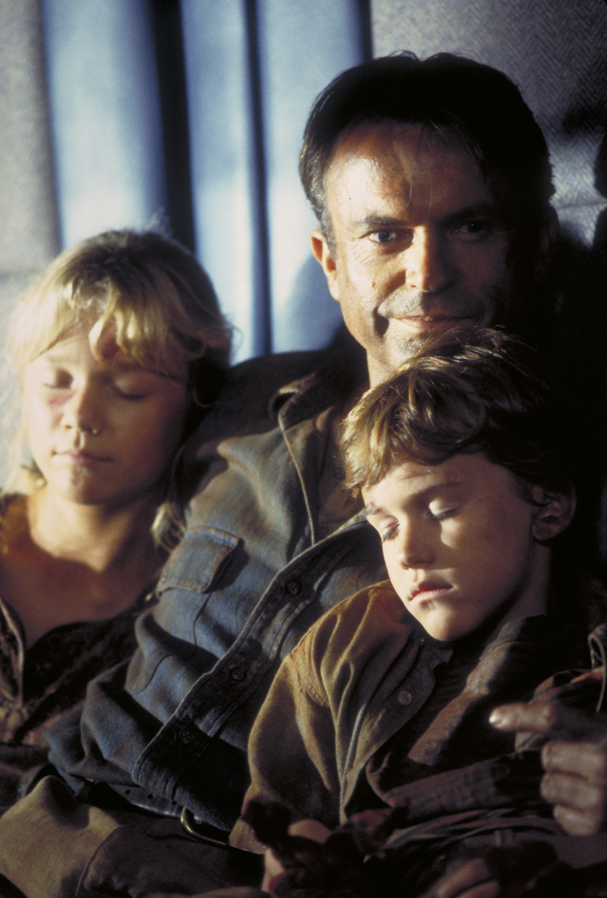 Still of Sam Neill, Ariana Richards and Joseph Mazzello in Juros periodo parkas (1993)