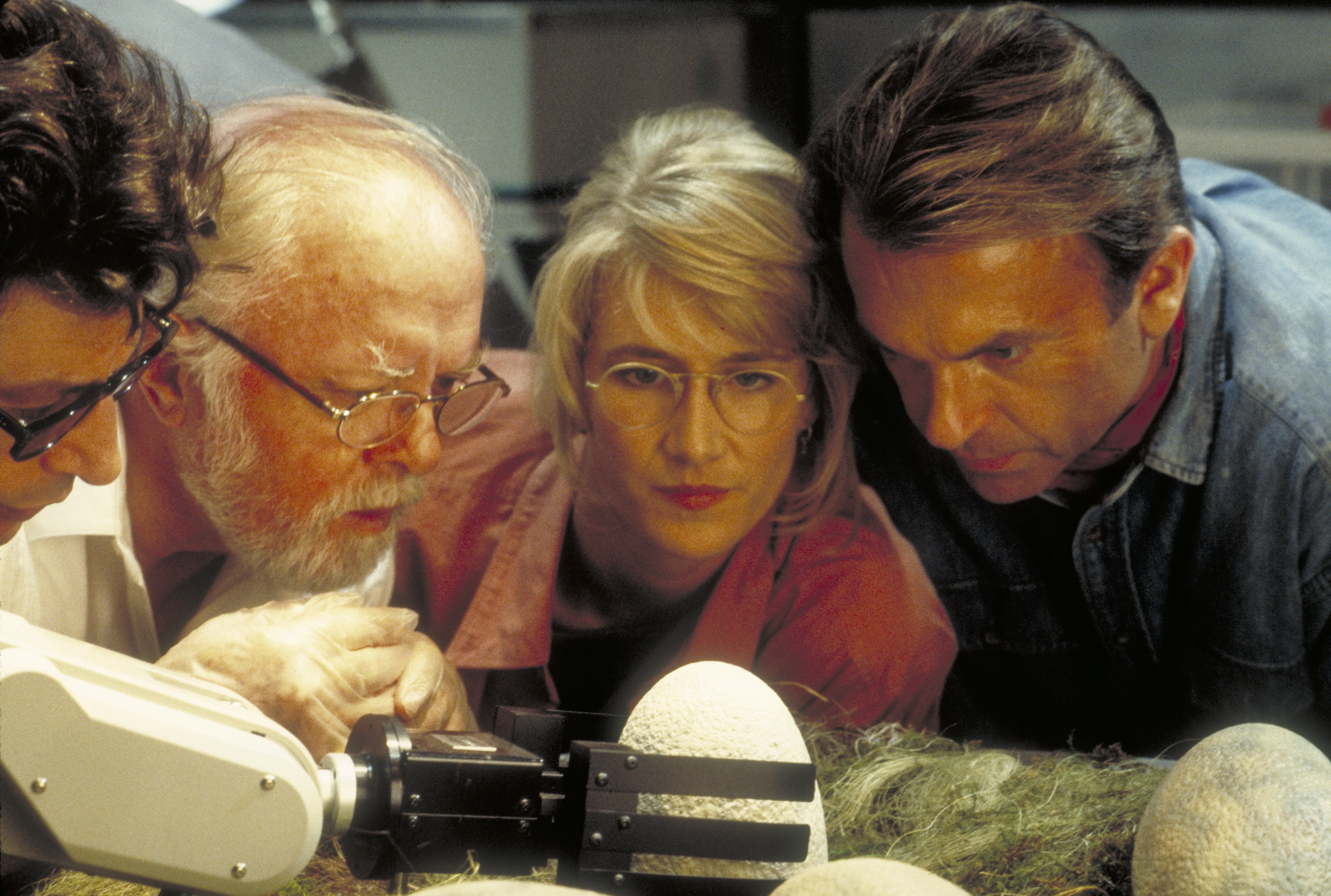 Still of Jeff Goldblum, Richard Attenborough, Laura Dern and Sam Neill in Juros periodo parkas (1993)