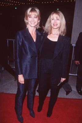 Olivia Newton-John and Rona Newton-John at event of Mad City (1997)